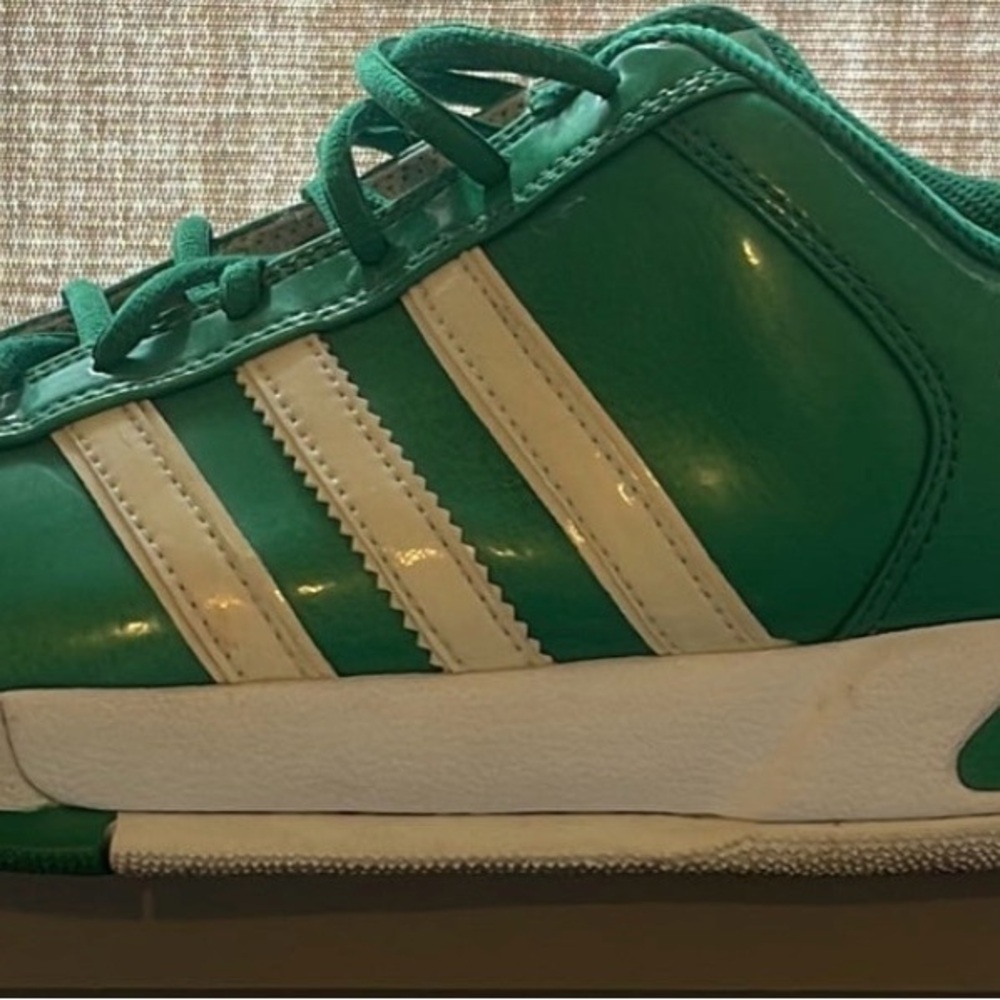 Adidas Men’s green shiny patent leather 9.5us size